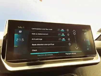 Photo 18 Peugeot 208  Electrique 50 kWh 136ch