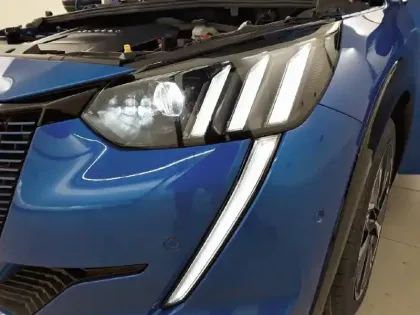 Photo 21 Peugeot 208  Electrique 50 kWh 136ch