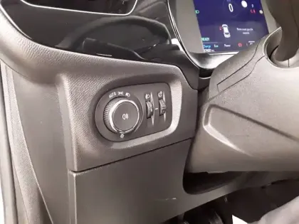 Photo 41 Opel Corsa  Electrique 136 ch & Batterie 50 kWh