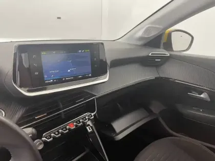 Photo 23 Peugeot 208  Electrique 50 kWh 136ch