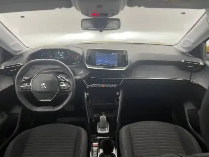 Photo 27 Peugeot 208  Electrique 50 kWh 136ch