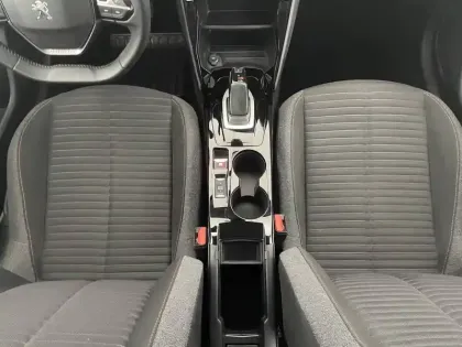 Photo 25 Peugeot 208  Electrique 50 kWh 136ch