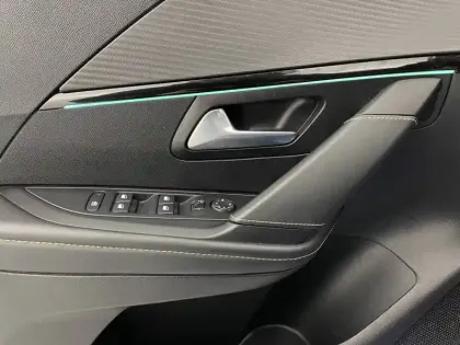 Photo 28 Peugeot 208  Electrique 50 kWh 136ch