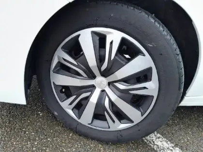 Photo 10 Peugeot 208  PureTech 75 S&S BVM5