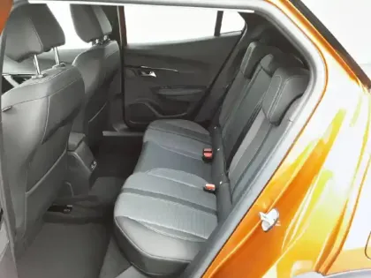 Photo 11 Peugeot 2008  Moteur électrique 136 ch