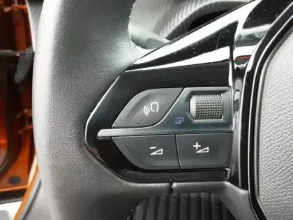 Photo 19 Peugeot 2008  Moteur électrique 136 ch