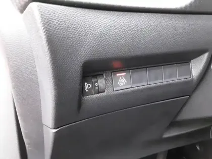 Photo 25 Peugeot 2008  Moteur électrique 136 ch