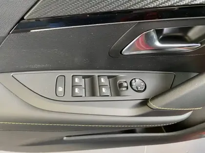 Photo 10 Peugeot 208  Hybrid 110 e-DCS6