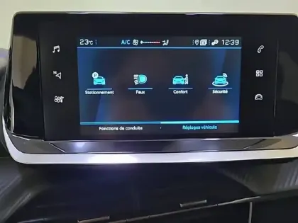 Photo 54 Peugeot 208  PureTech 100 S&S BVM6