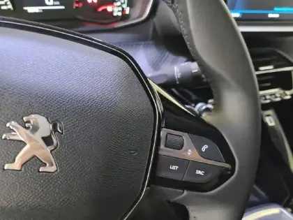 Photo 58 Peugeot 208  PureTech 100 S&S BVM6