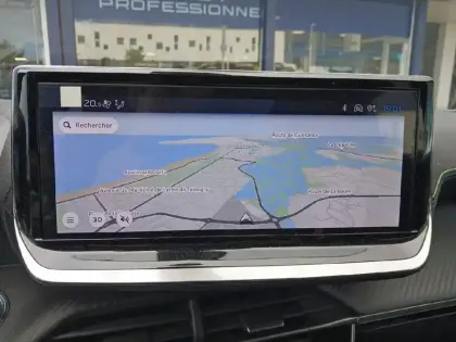 Photo 37 Peugeot 2008  Hybrid 145 e-DCS6