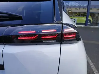 Photo 36 Peugeot 2008  Hybrid 145 e-DCS6