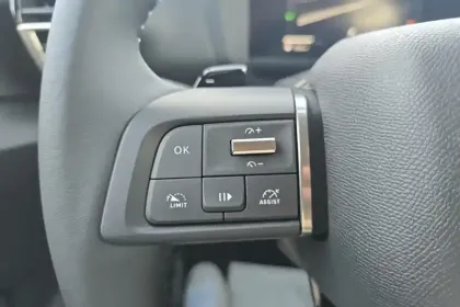 Photo 15 Citroën C4  Hybride 145 e-DCS6