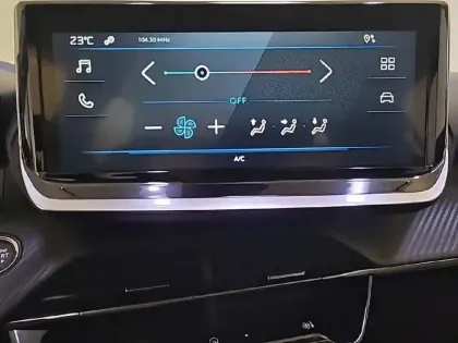 Photo 49 Peugeot 208  PureTech 100 S&S BVM6