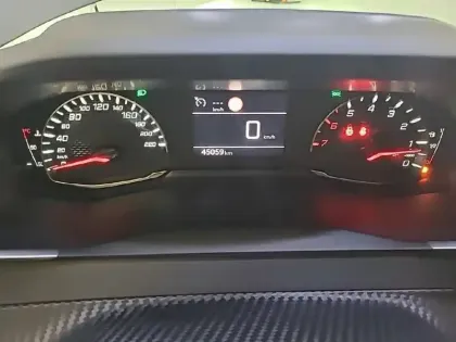 Photo 39 Peugeot 208  PureTech 100 S&S BVM6