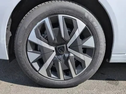 Photo 12 Peugeot 208  Hybrid 110 e-DCS6