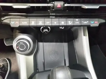 Photo 12 Alfa Romeo Tonale  1.3 Hybride Rechargeable PHEV 280ch AT6 Q4 Edizione Speciale