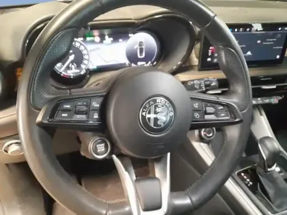 Photo 11 Alfa Romeo Tonale  1.3 Hybride Rechargeable PHEV 280ch AT6 Q4 Edizione Speciale