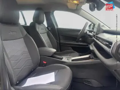 Photo 19 Jeep Avenger  1.2 Turbo T3 100ch MHEV Altitude BVR6 eHybrid GPS Camera Carplay