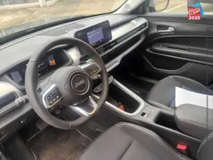 Photo 29 Jeep Avenger  1.2 Turbo T3 100ch MHEV Altitude BVR6 eHybrid GPS Camera Carplay