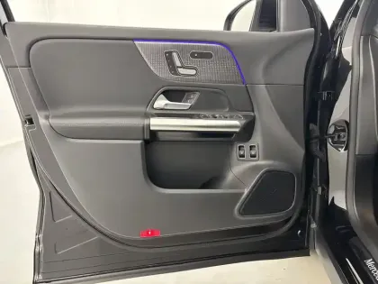 Photo 20 Mercedes GLA  250 e 8G-DCT