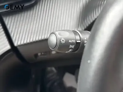 Photo 19 Peugeot 208  BlueHDi 100 S&S BVM6