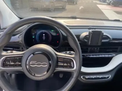 Photo 13 Fiat 500  e 95ch action