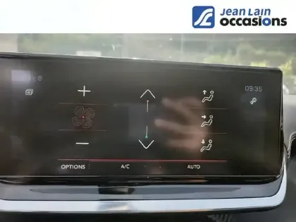 Photo 13 Peugeot 2008  PureTech 155 S&S EAT8