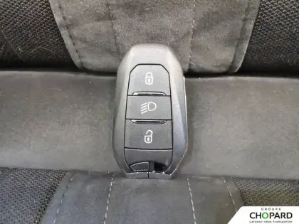 Photo 20 Peugeot 208  PureTech 100 S&S BVM6