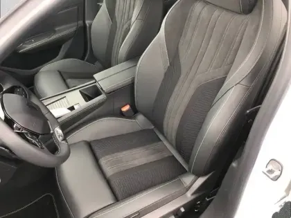 Photo 30 Peugeot 408  Electrique 58 kWh 210ch