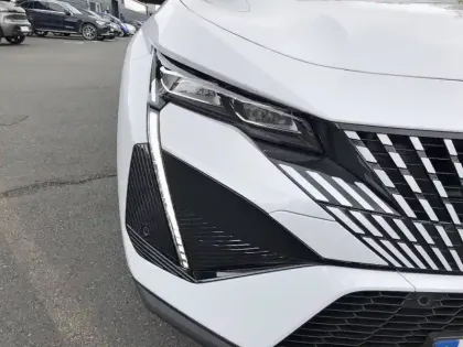 Photo 35 Peugeot 408  Electrique 58 kWh 210ch