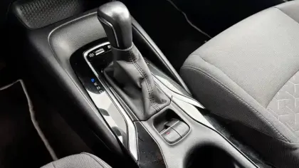 Photo 23 Toyota Corolla  Hybride 122h