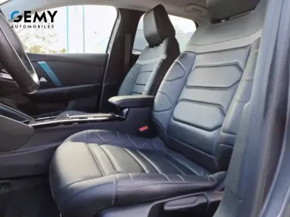 Photo 33 Citroën C4 e- 136 ch Automatique