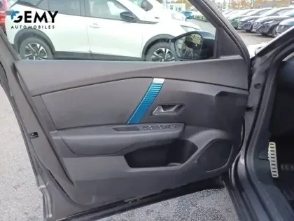 Photo 36 Citroën C4 e- 136 ch Automatique