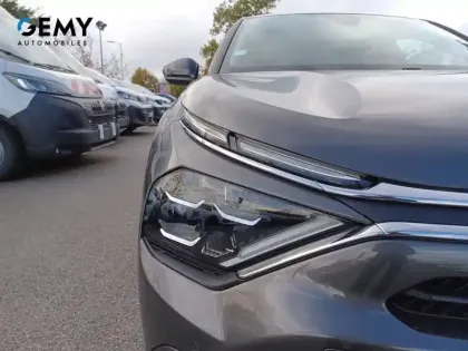 Photo 41 Citroën C4 e- 136 ch Automatique