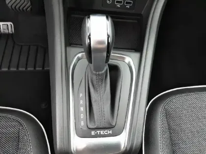 Photo 13 Renault Captur  E-Tech 145 - 21