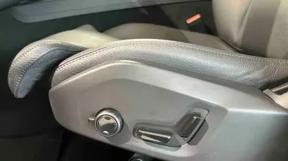 Photo 16 Volvo Xc60  T6 AWD Hybride rechargeable 253 ch+145 ch Geartronic 8