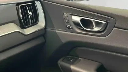 Photo 14 Volvo Xc60  T6 AWD Hybride rechargeable 253 ch+145 ch Geartronic 8