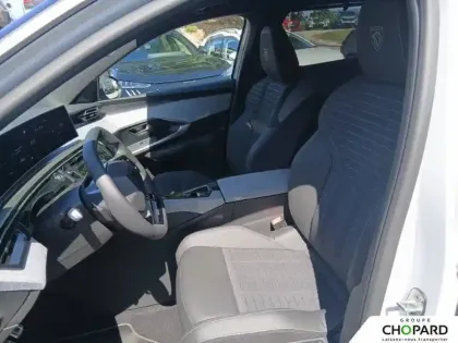 Photo 74 Peugeot 5008  Hybrid 145 e-DCS6