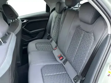 Photo 5 Audi A1  Sportback 30 TFSI 116 ch S tronic 7