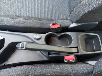 Photo 22 Peugeot 2008 Gén. II Ph2 Style 5