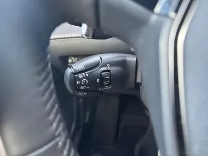 Photo 43 Peugeot 2008  Hybrid 145 e-DCS6