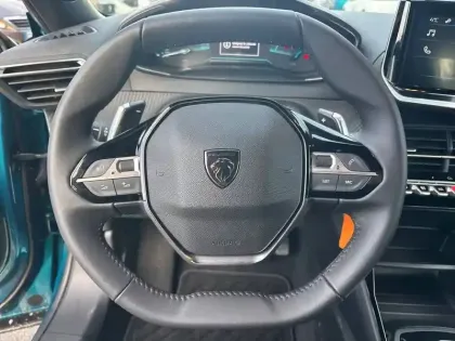 Photo 31 Peugeot 2008  Hybrid 145 e-DCS6