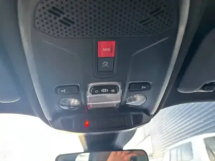 Photo 44 Peugeot 2008  Hybrid 145 e-DCS6