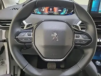 Photo 29 Peugeot 3008  Hybrid 225 e-EAT8