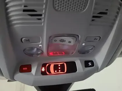 Photo 46 Peugeot 3008  Hybrid 225 e-EAT8