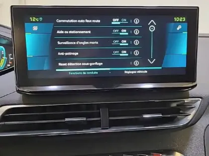 Photo 41 Peugeot 3008  Hybrid 225 e-EAT8