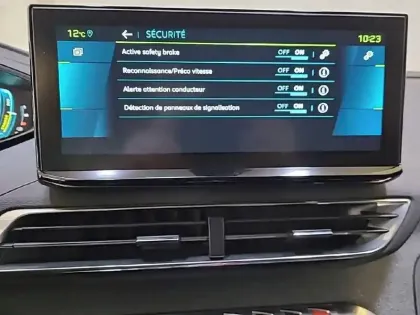 Photo 42 Peugeot 3008  Hybrid 225 e-EAT8