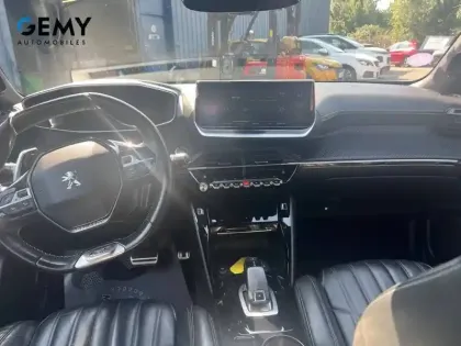 Photo 7 Peugeot 2008  PureTech 155 S&S EAT8