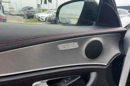 Photo 48 Mercedes Classe E  Break 53 EQBoost 9G-Tronic 4-Matic+